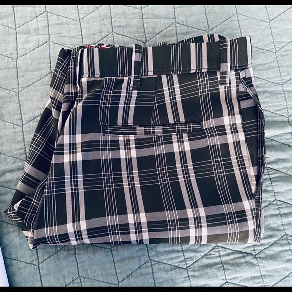 Men’s shorts. Tommy Armour, Hurley, & Haggar - Picture 11 of 14